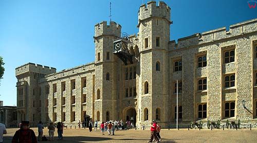 Londyn. Dziedziniec twierdzy Tower of London.